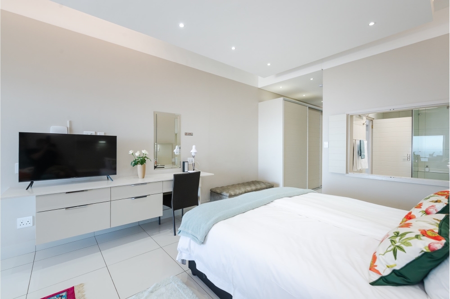 6 Bedroom Property for Sale in Bakoven Western Cape